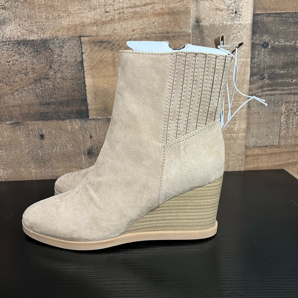 Universal Thread Boots